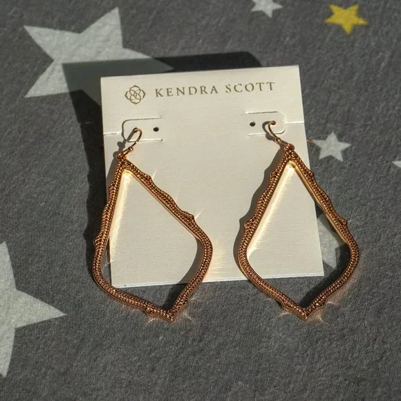 Kendra Scott Sophee Drop Earrings in Rose Gold - Picture 4 of 4